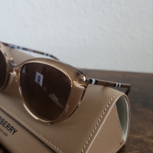 Burberry Cat Eye Nova Check Frame Sunglasses - Picture 6 of 11